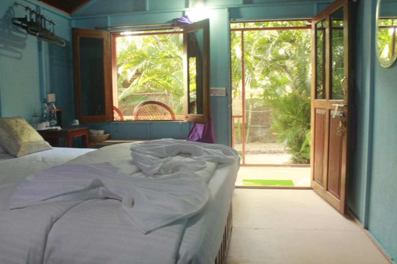 Sea Bird Beach Cafe & Cottages Морджим Экстерьер фото
