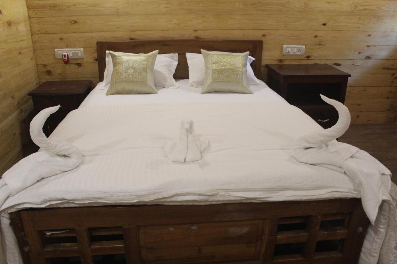 Sea Bird Beach Cafe & Cottages Морджим Экстерьер фото