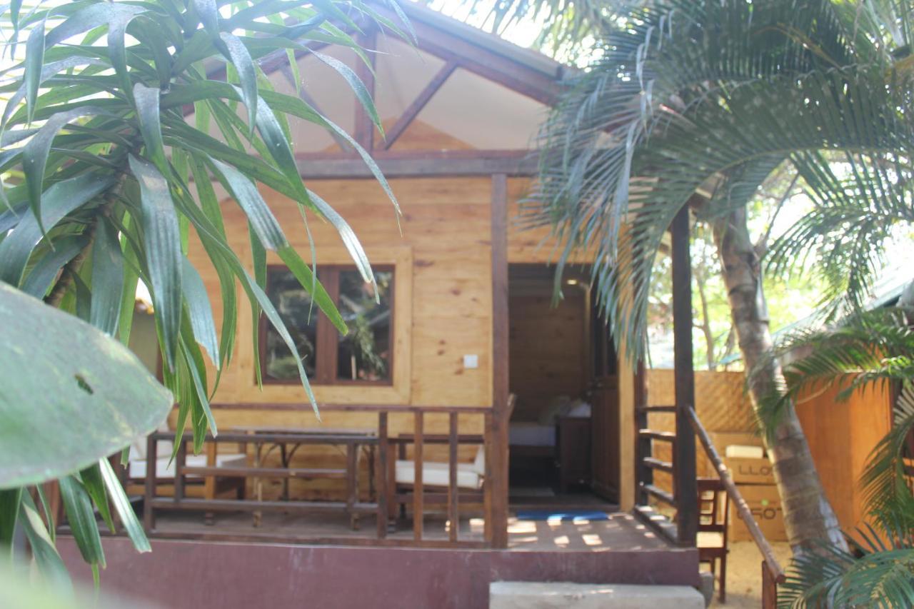 Sea Bird Beach Cafe & Cottages Морджим Экстерьер фото
