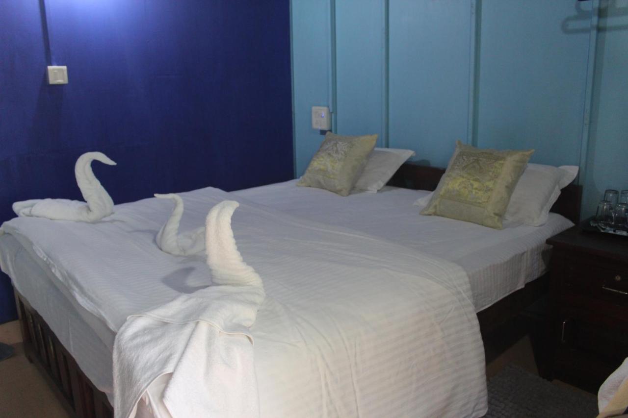 Sea Bird Beach Cafe & Cottages Морджим Экстерьер фото