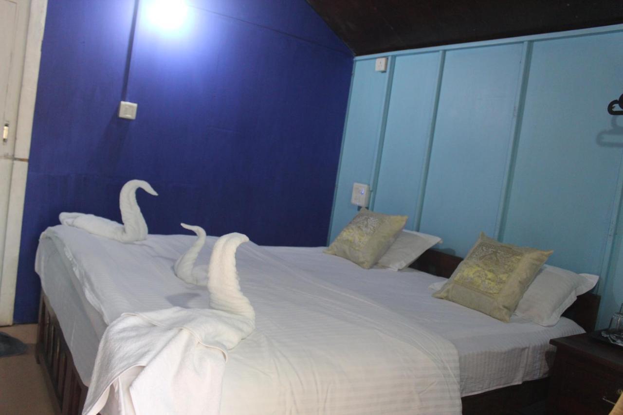 Sea Bird Beach Cafe & Cottages Морджим Экстерьер фото