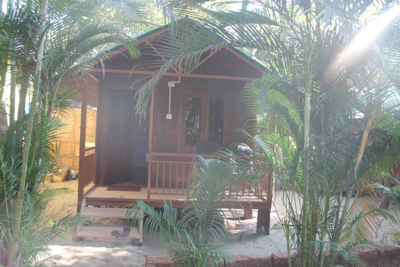 Sea Bird Beach Cafe & Cottages Морджим Экстерьер фото